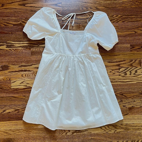 Draper James Dresses & Skirts - Draper James NWT 100% Cotton White Puff Sleeve Smocked Mini Dress Sz. Small